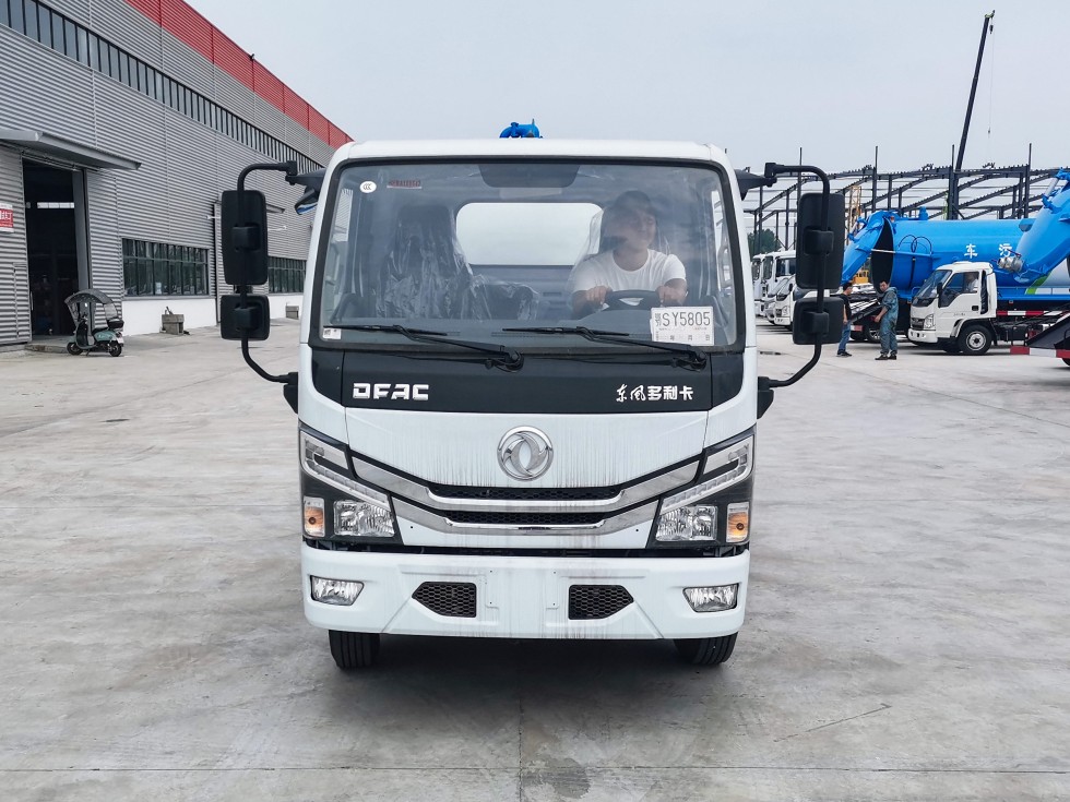 齊東方牌CLD5070GXWEQ6型吸污車 齊東方牌CLD5070GXWEQ6型吸污車